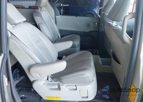 2011 Toyota Sienna Limited V6 z USA, uszkodzony, nr VIN 5TDYK3DC4BS016608